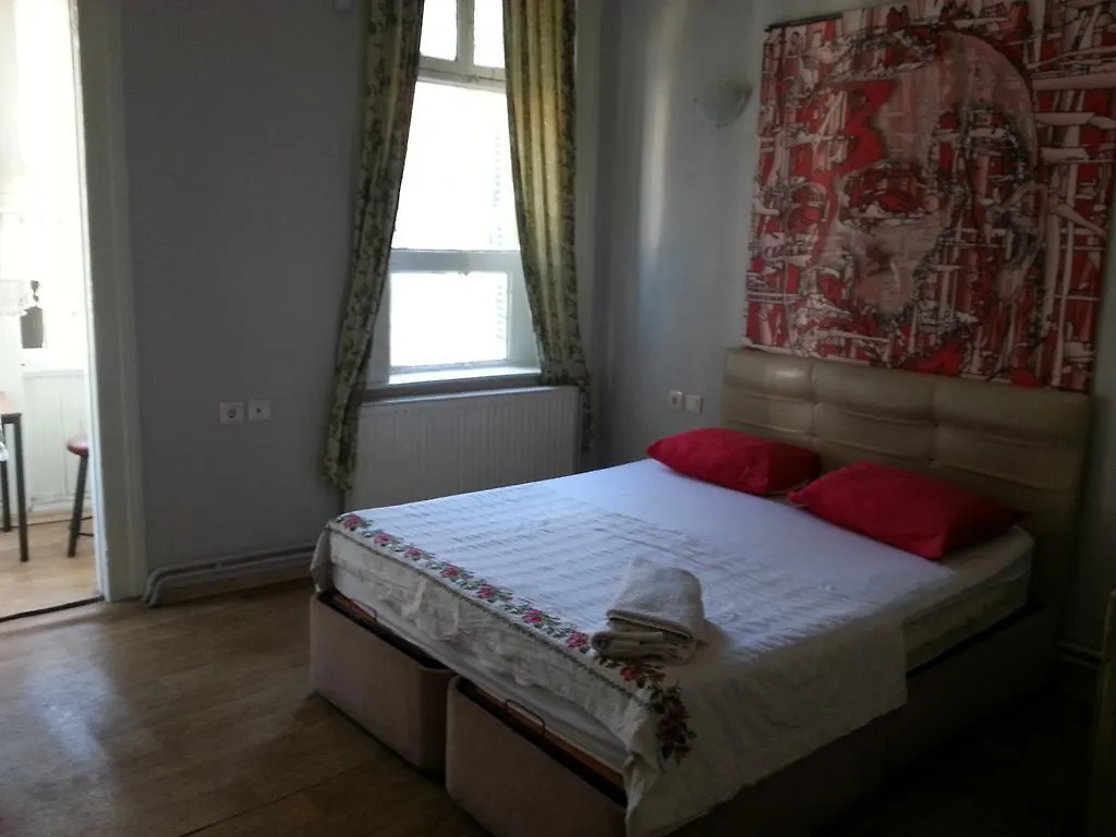 Laguna Otel Pansiyon Izmir Turkiet